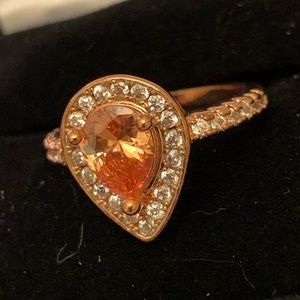 Pear shaped rose gold - size 6